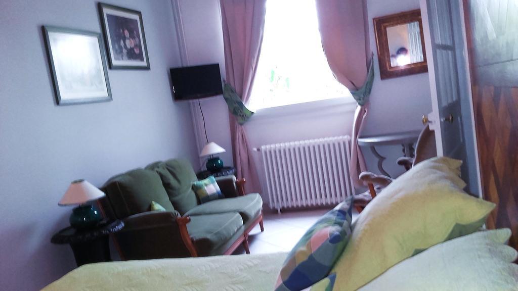 Le Vieux Vauvert Bed and Breakfast Rochecorbon Exteriör bild