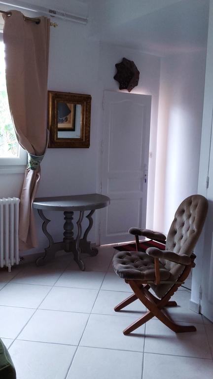 Le Vieux Vauvert Bed and Breakfast Rochecorbon Exteriör bild