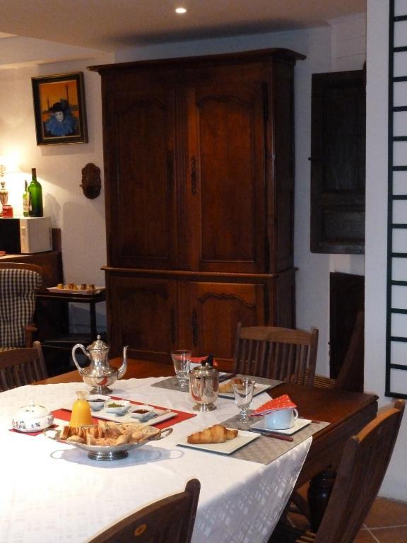 Le Vieux Vauvert Bed and Breakfast Rochecorbon Exteriör bild