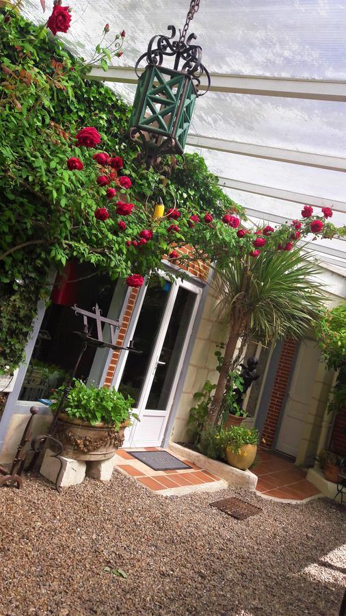 Le Vieux Vauvert Bed and Breakfast Rochecorbon Exteriör bild