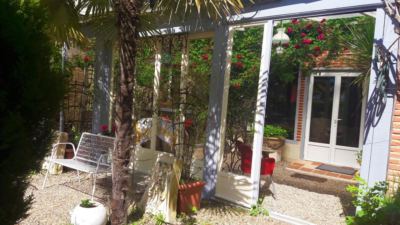 Le Vieux Vauvert Bed and Breakfast Rochecorbon Exteriör bild