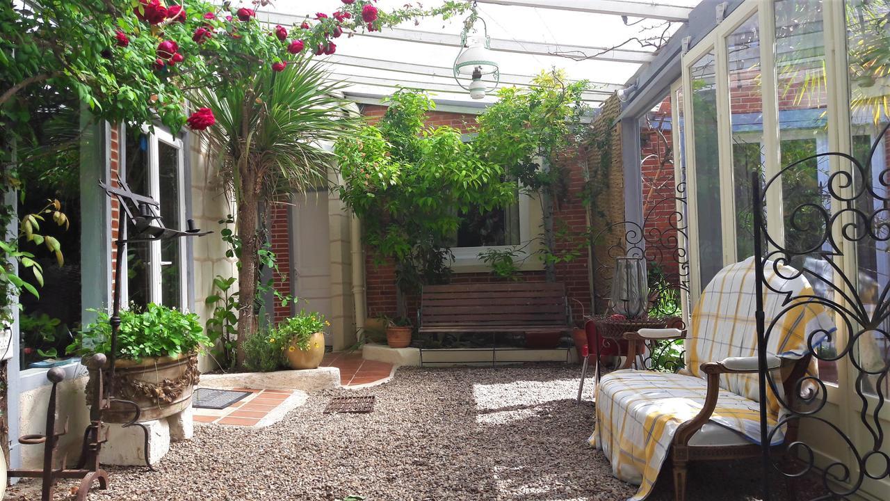 Le Vieux Vauvert Bed and Breakfast Rochecorbon Exteriör bild