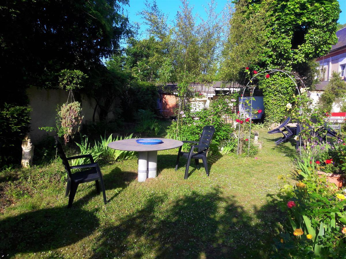 Le Vieux Vauvert Bed and Breakfast Rochecorbon Exteriör bild